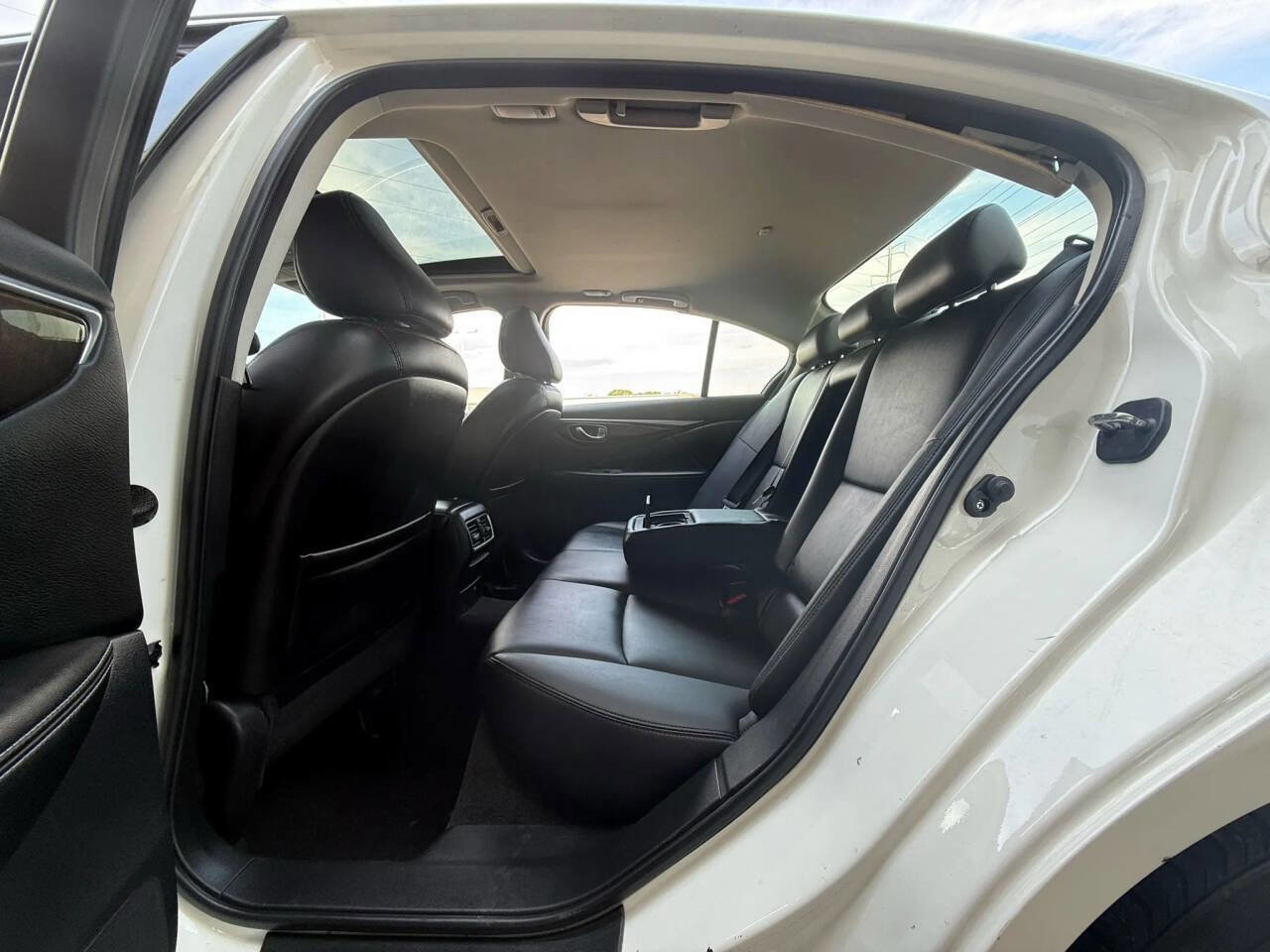 Used 2018 INFINITI Q50 Luxe w/ Essential Package (3.0T Luxe) image 20