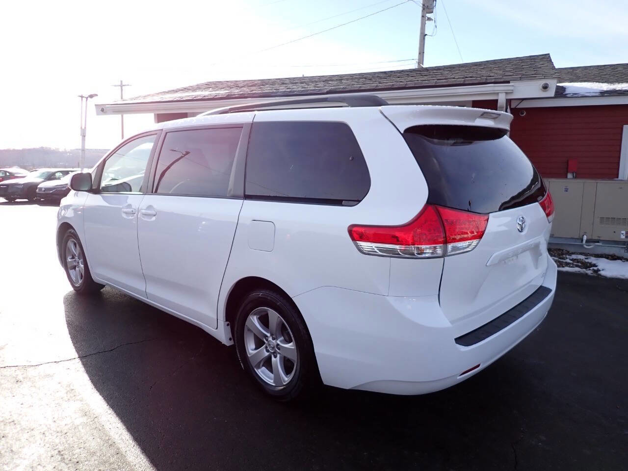 Used 2014 Toyota Sienna LE FWD image 4