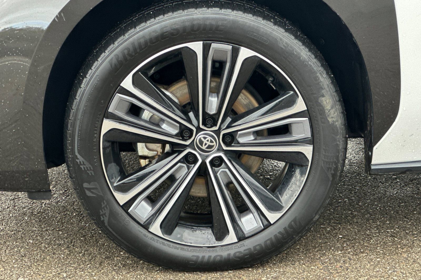 Used 2023 Toyota bZ4X Limited image 45