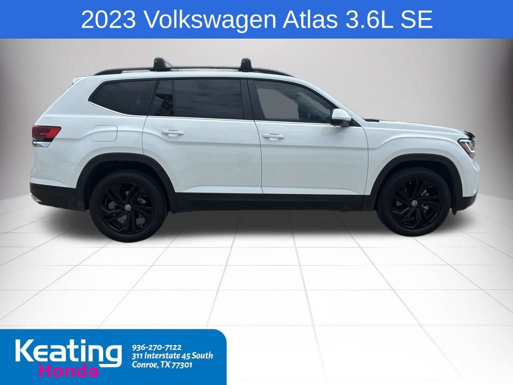 Used 2023 Volkswagen Atlas SE w/ Panoramic Sunroof Package FWD image 2