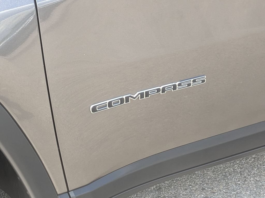 Certified 2023 Jeep Compass Limited AWD/4WD image 10