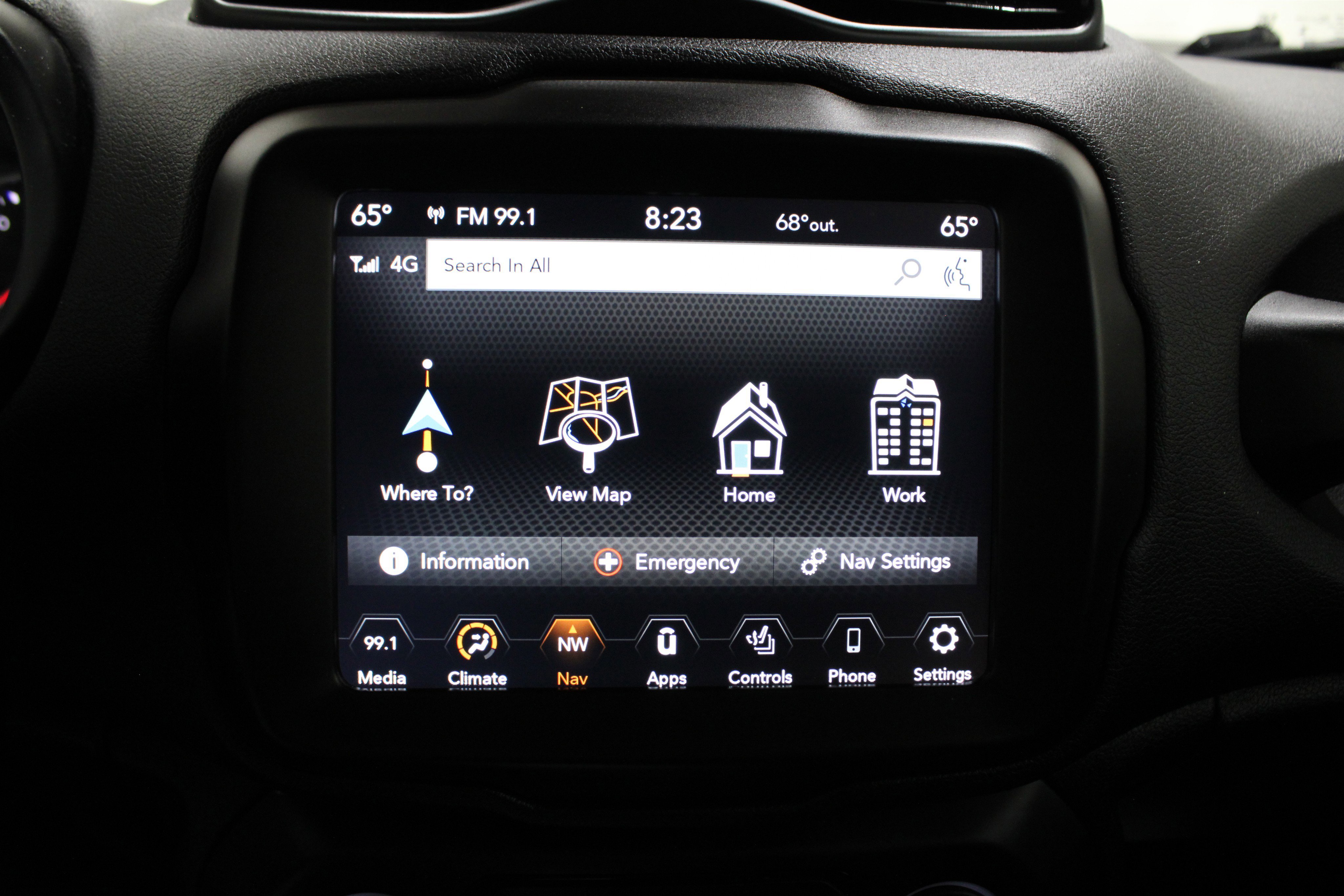 Used 2023 Jeep Renegade Latitude w/ Premium Group image 17