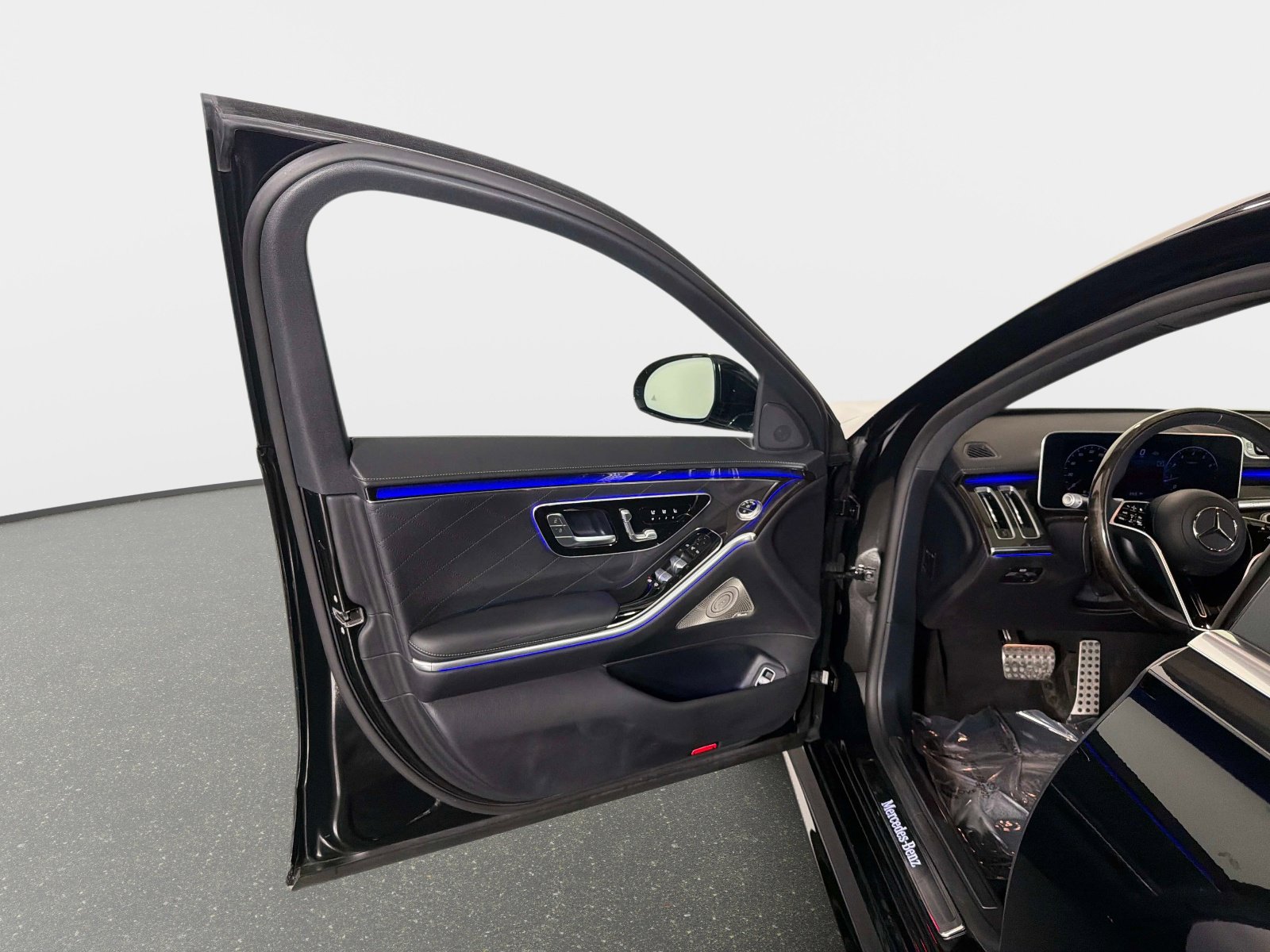 Used 2024 Mercedes-Benz S 580 4MATIC Sedan image 35