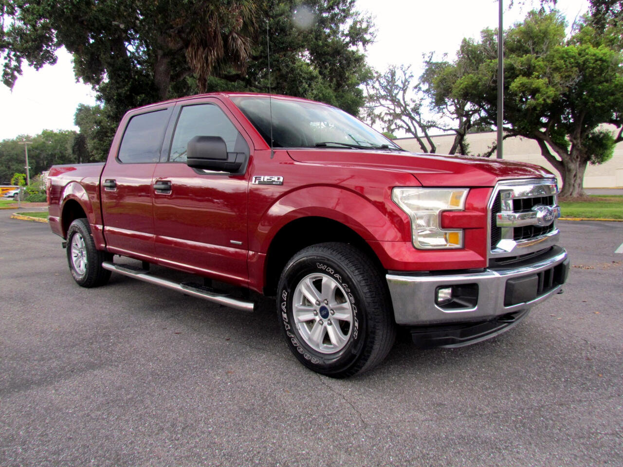 Used 2016 Ford F150 XLT w/ Trailer Tow Package image 14