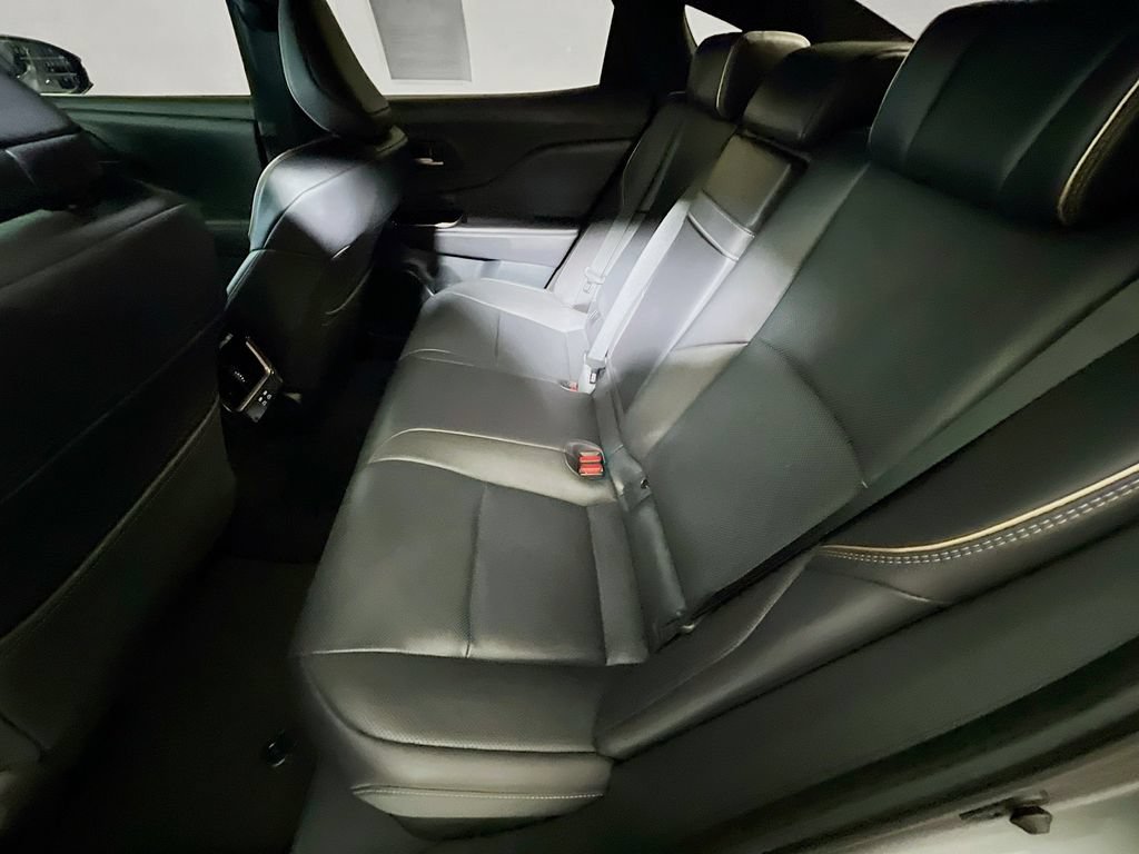 Certified 2025 Toyota Crown Platinum w/ Carpet Mat Package (TMS) AWD/4WD image 21
