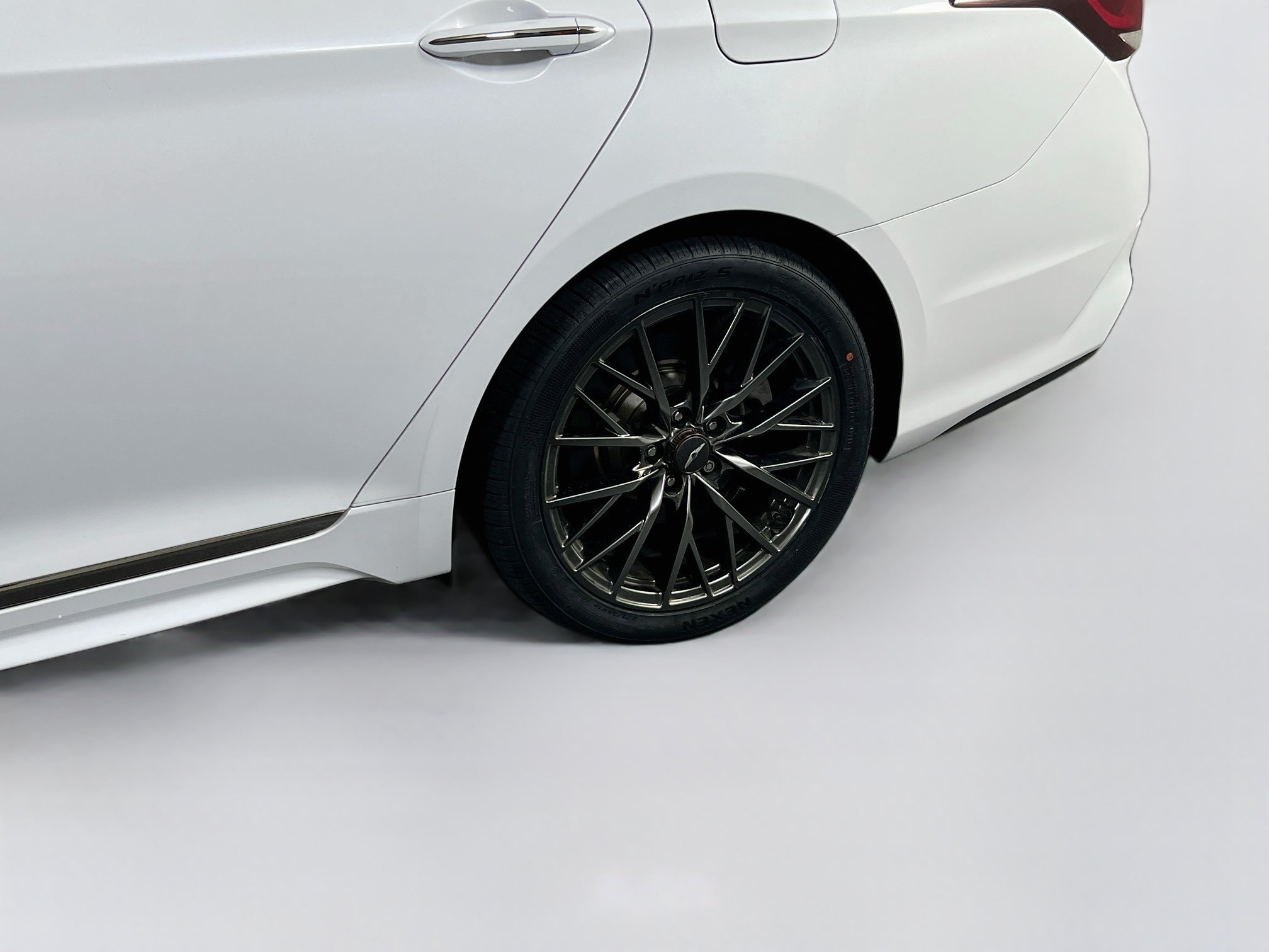 Used 2018 Genesis G80 3.3T Sport AWD/4WD image 31