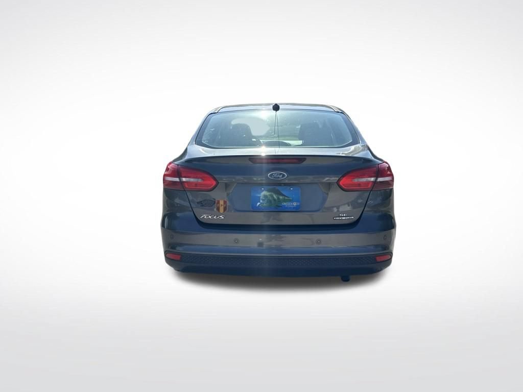 Used 2015 Ford Focus SE w/ Reverse Sensing Package FWD image 7