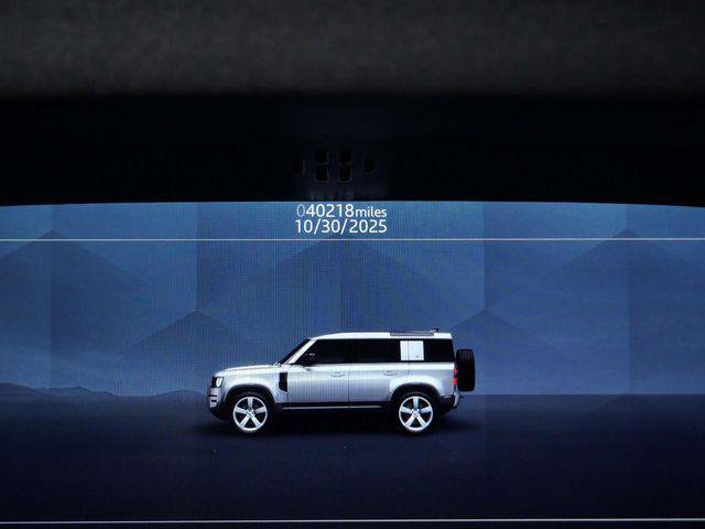 Used 2022 Land Rover Defender 110 SE image 18