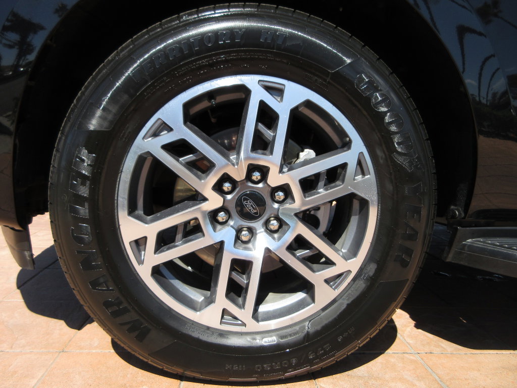 Certified 2025 Ford Expedition Max Active RWD image 9