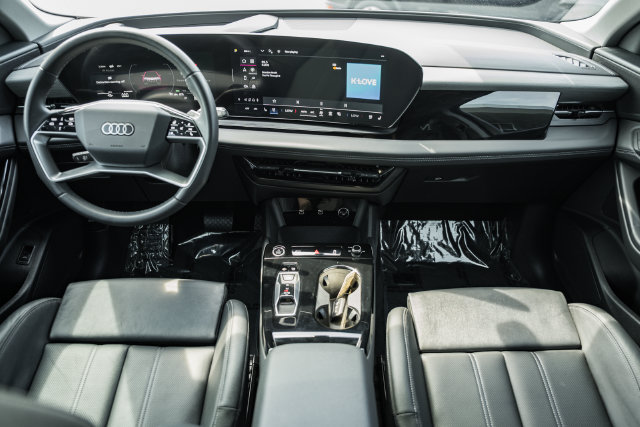 Used 2025 Audi Q6 e-tron Premium Plus w/ Premium Plus AWD/4WD image 20