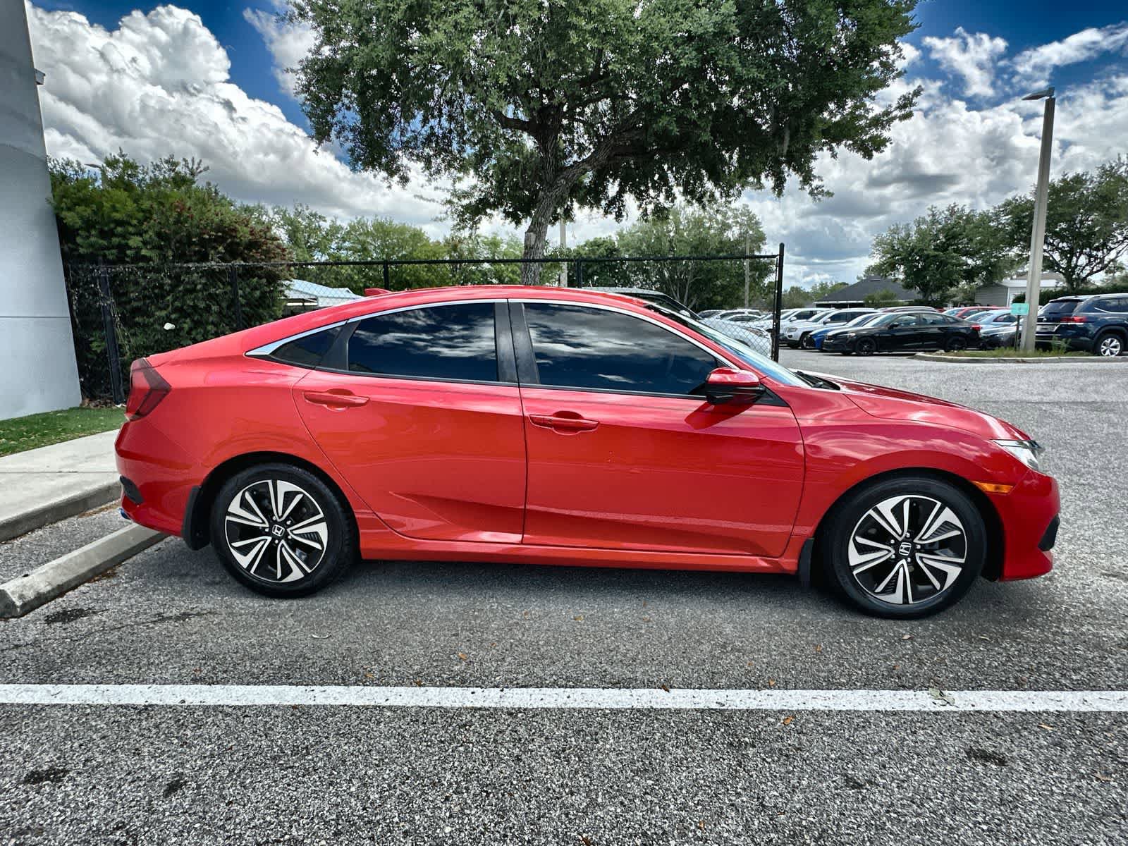Used 2018 Honda Civic EX-L image 10