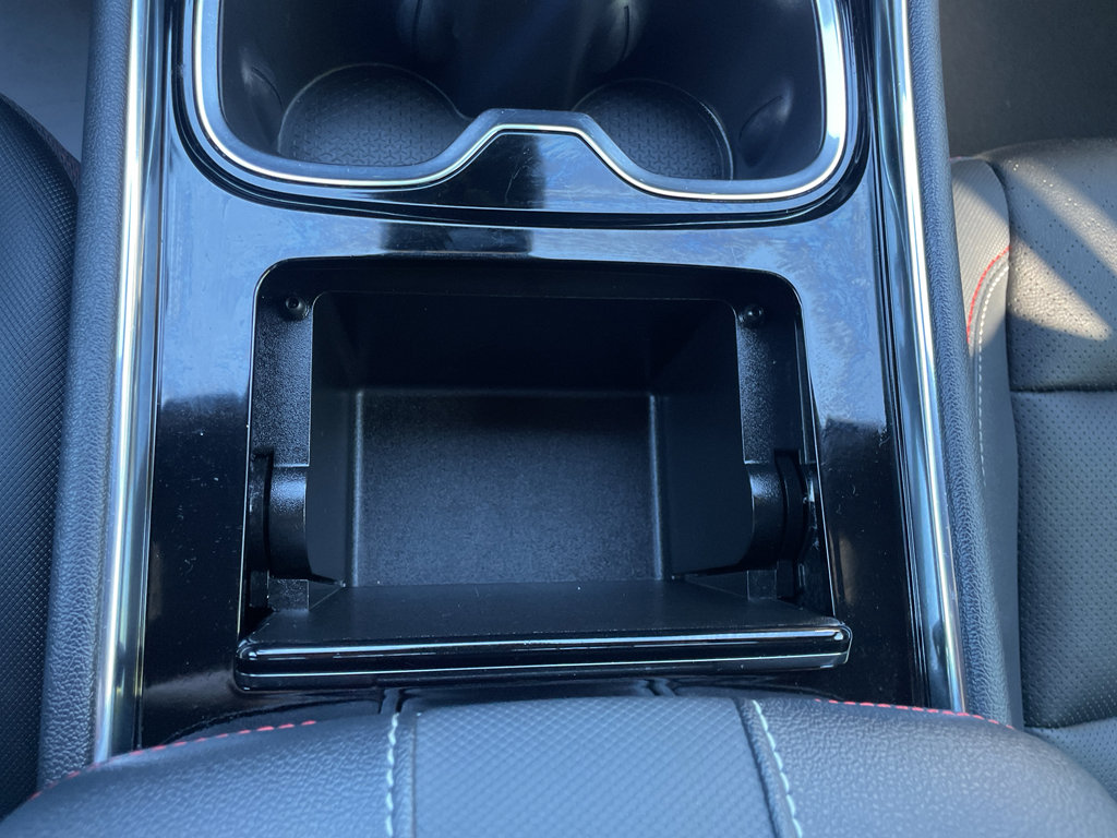 Used 2024 Chevrolet Traverse RS image 33