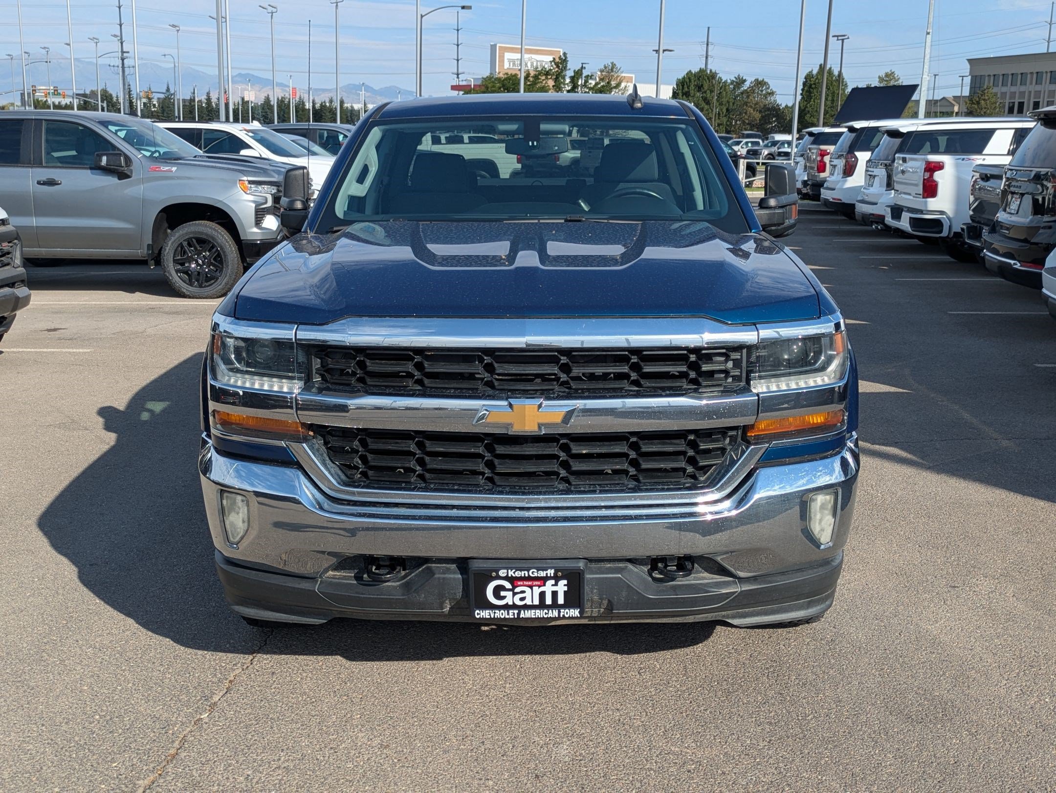 Used 2018 Chevrolet Silverado 1500 LT w/ LT Fleet Convenience Package AWD/4WD image 9