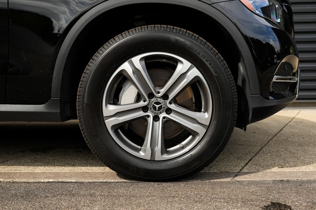 Used 2018 Mercedes-Benz GLC 300 4MATIC image 37