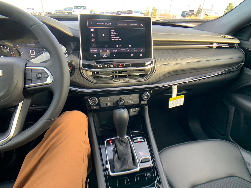 New 2026 Jeep Compass Latitude image 18