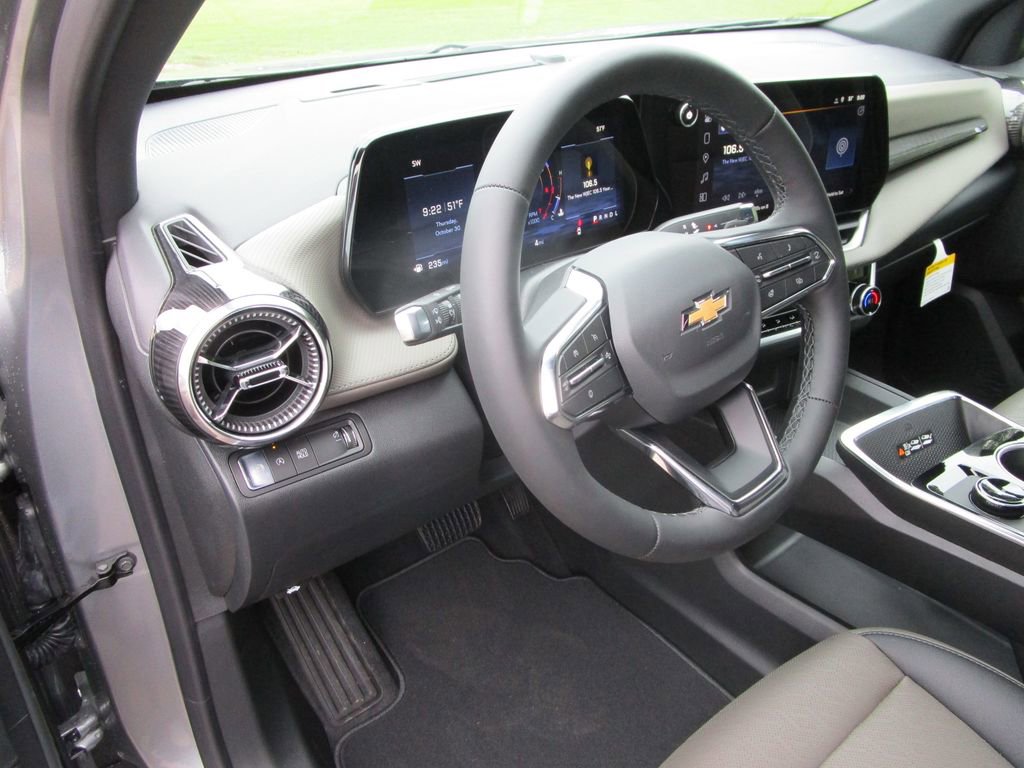 New 2026 Chevrolet Equinox LT w/ Convenience Package II image 24