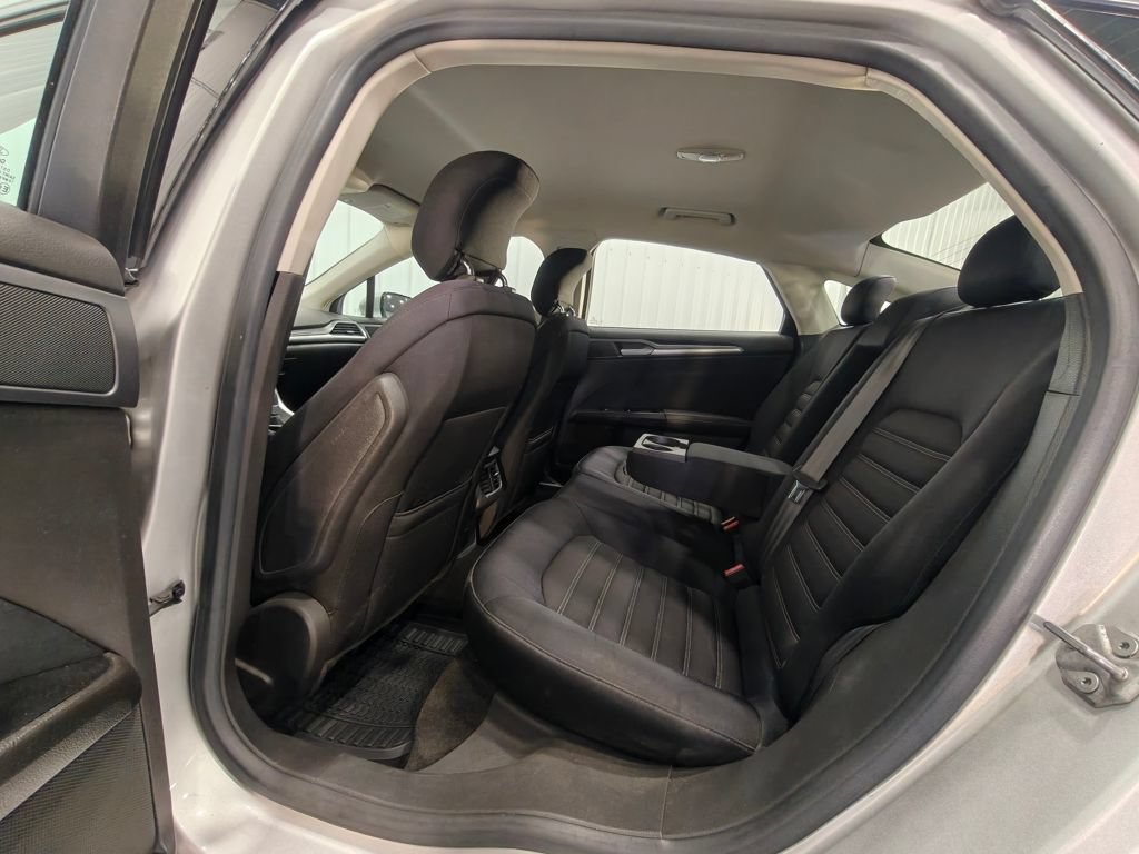 Used 2014 Ford Fusion SE FWD image 26