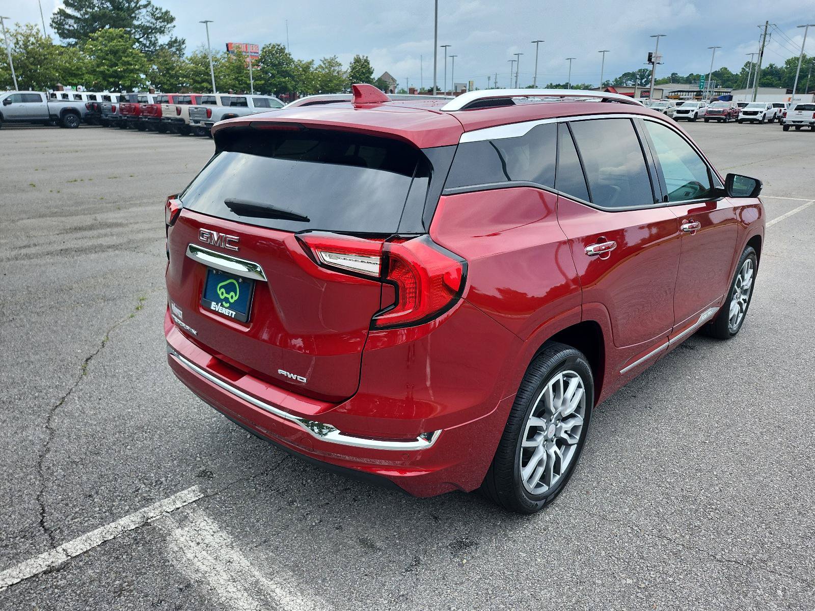 Certified 2024 GMC Terrain Denali w/ Denali Premium Package AWD/4WD image 3