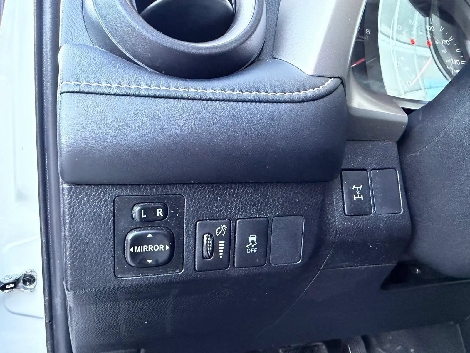 Used 2014 Toyota RAV4 XLE AWD/4WD image 16