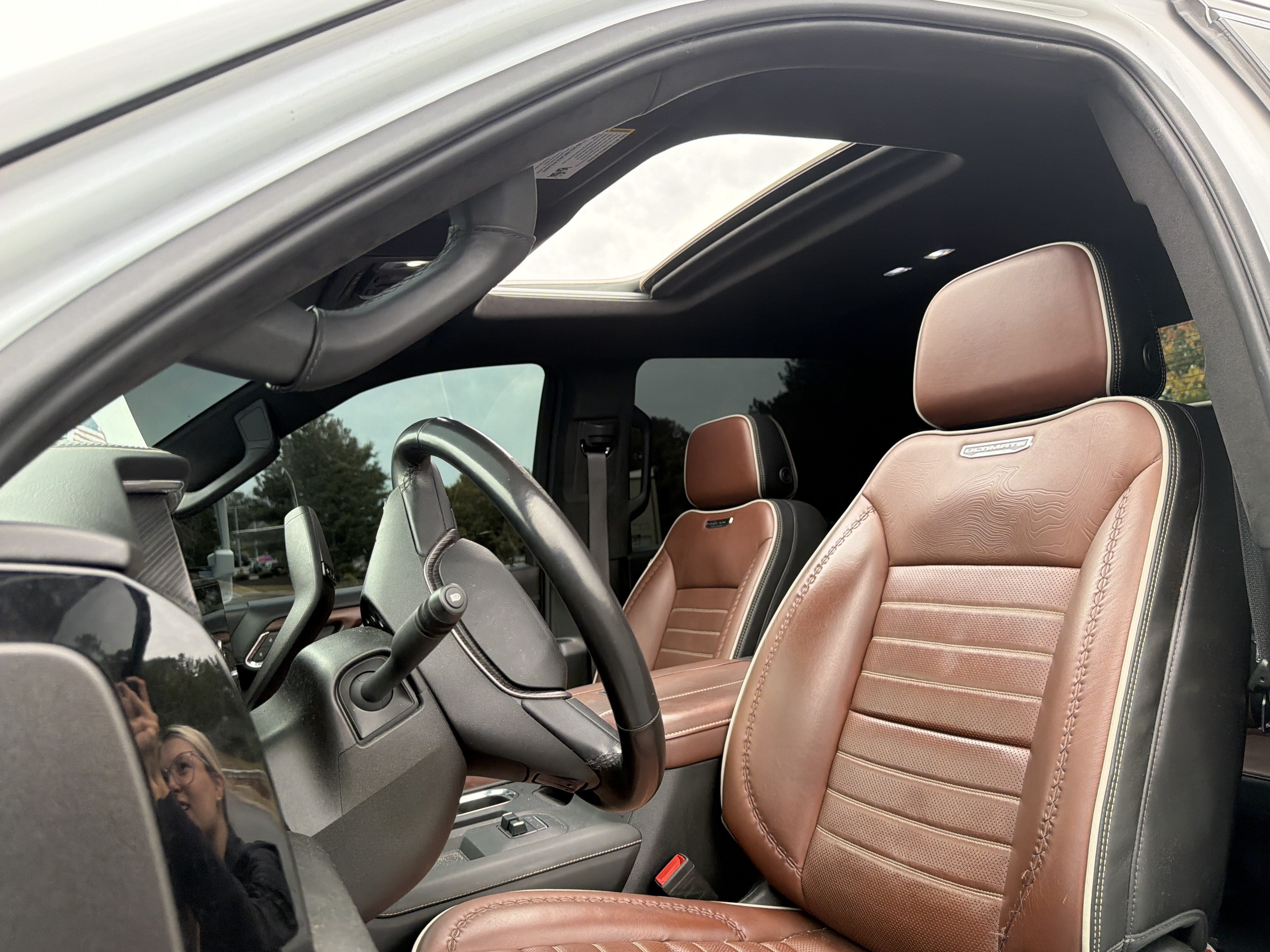 Used 2024 GMC Sierra 2500 Denali Ultimate AWD/4WD image 7