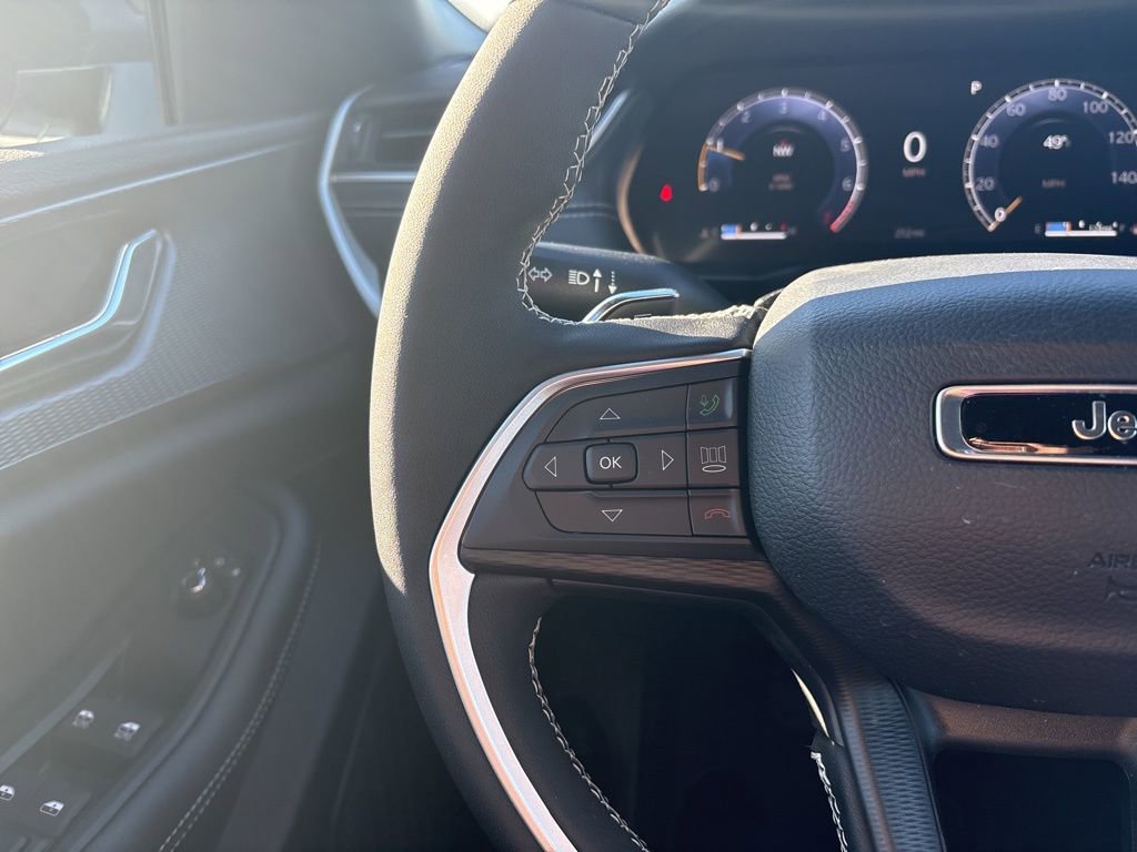 New 2025 Jeep Grand Cherokee L Laredo image 27