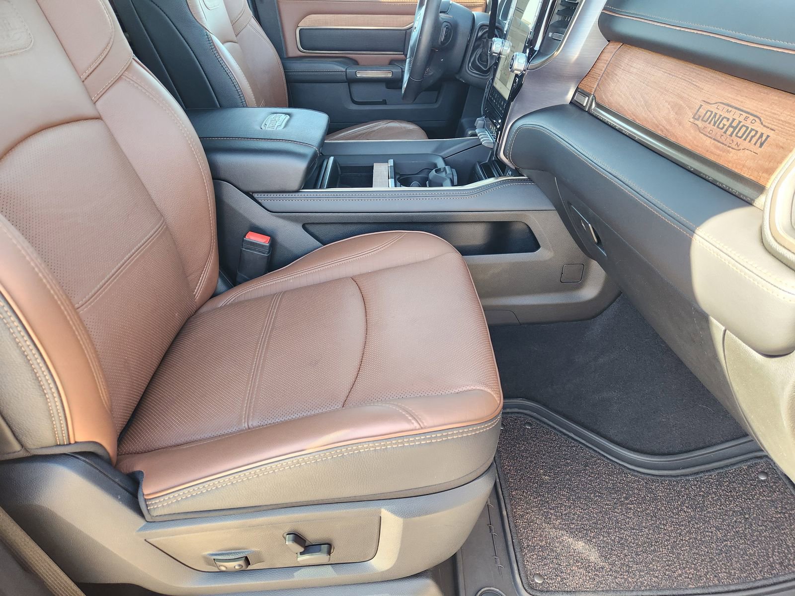 Used 2024 RAM 3500 Limited image 17