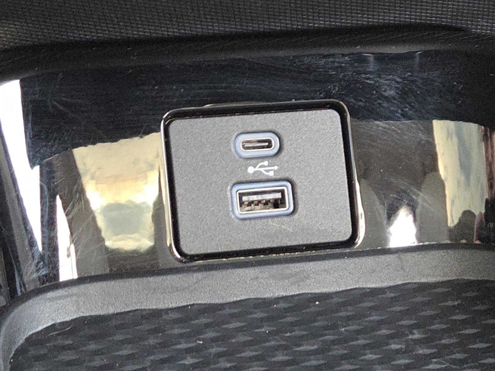 Used 2022 Ford Mustang Mach-E Premium image 32