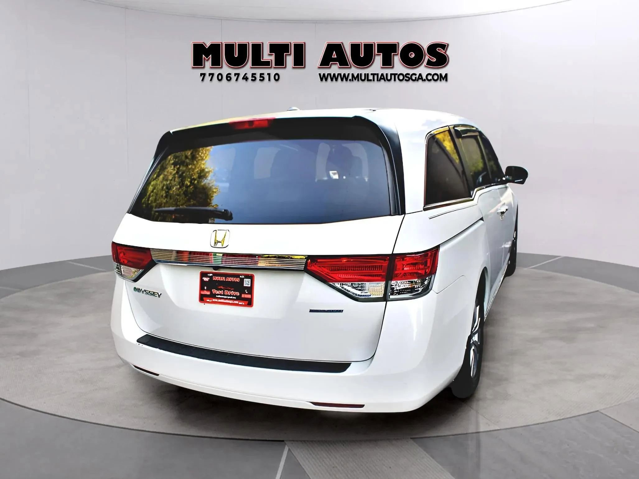 Used 2016 Honda Odyssey SE image 2