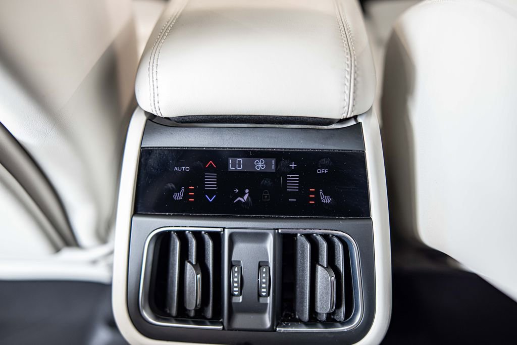 Used 2024 Maserati Grecale Modena AWD/4WD image 34