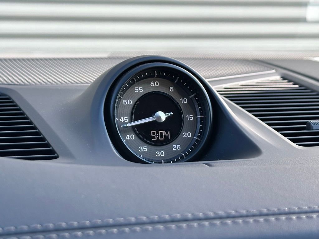 Used 2025 Porsche Cayenne Turbo image 27