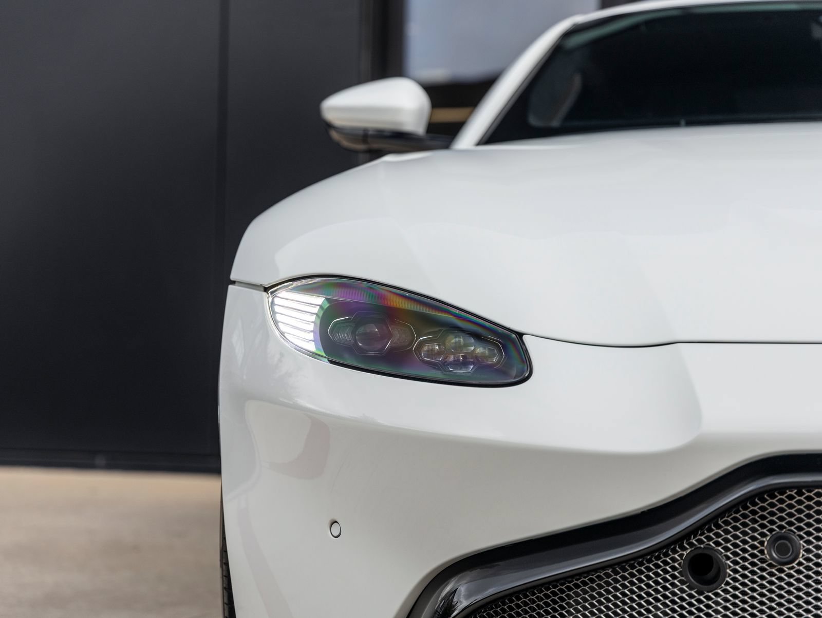 Used 2019 Aston Martin V8 Vantage Coupe RWD image 16