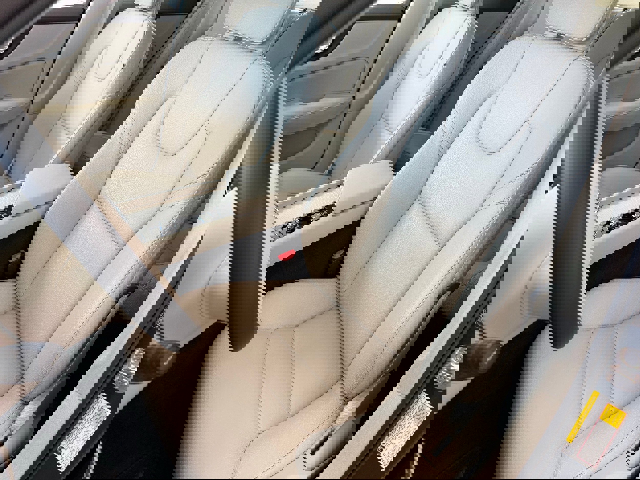 Certified 2025 Volvo S60 B5 Core image 16