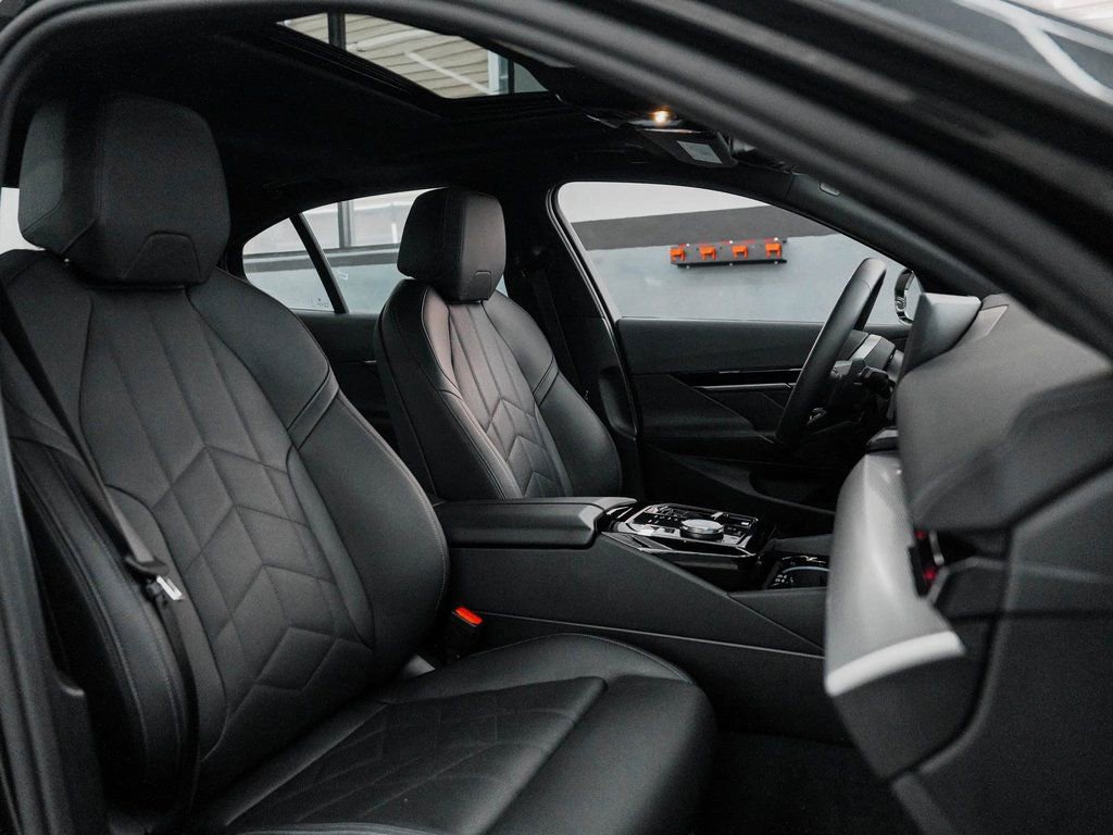 Used 2026 BMW 530i xDrive image 35