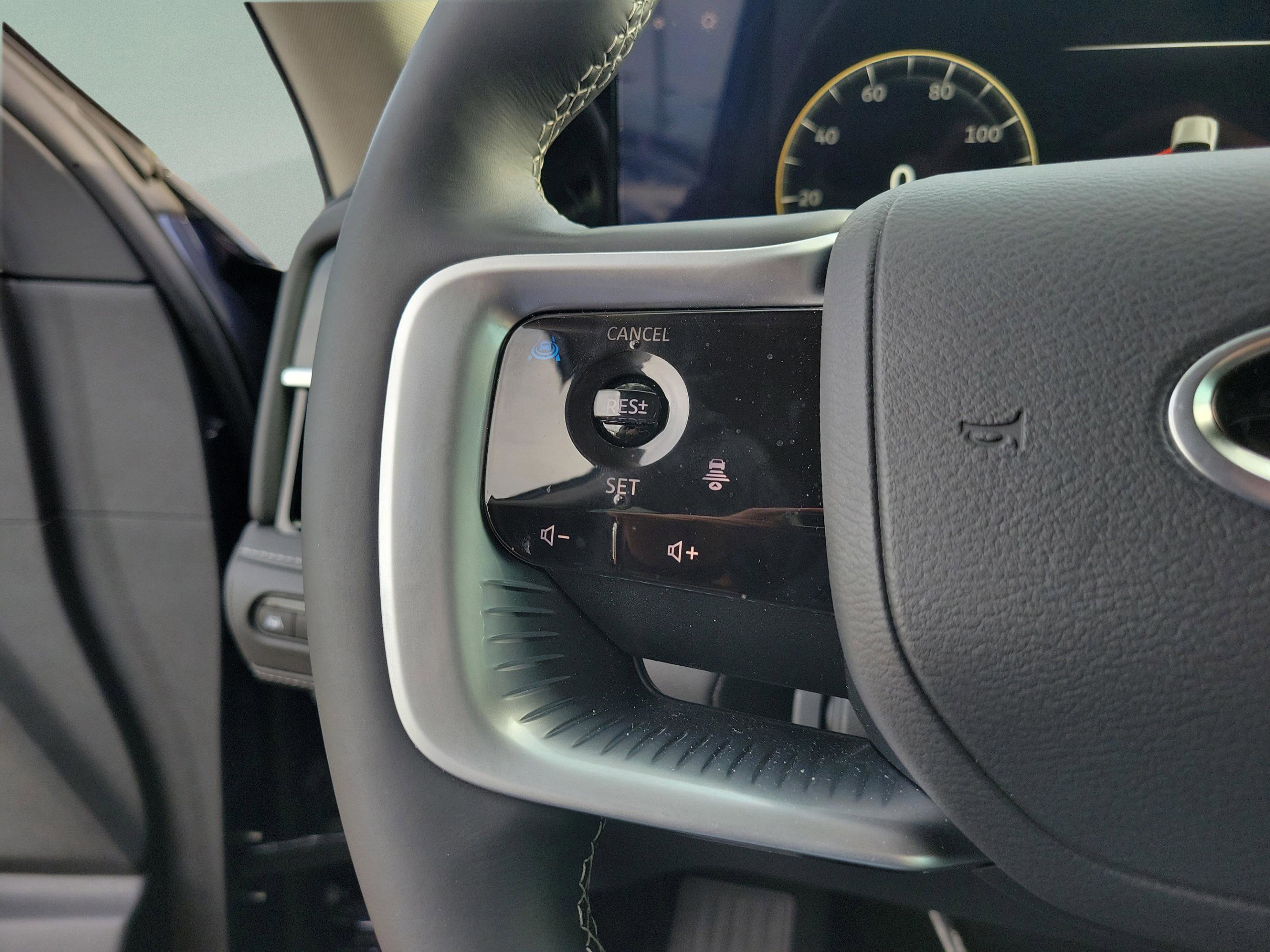 Used 2025 INFINITI QX80 Luxe image 10