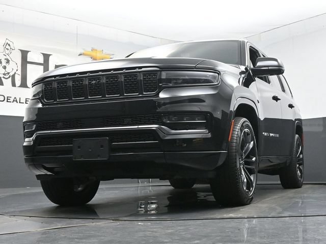 Used 2023 Jeep Grand Wagoneer Series II AWD/4WD image 4