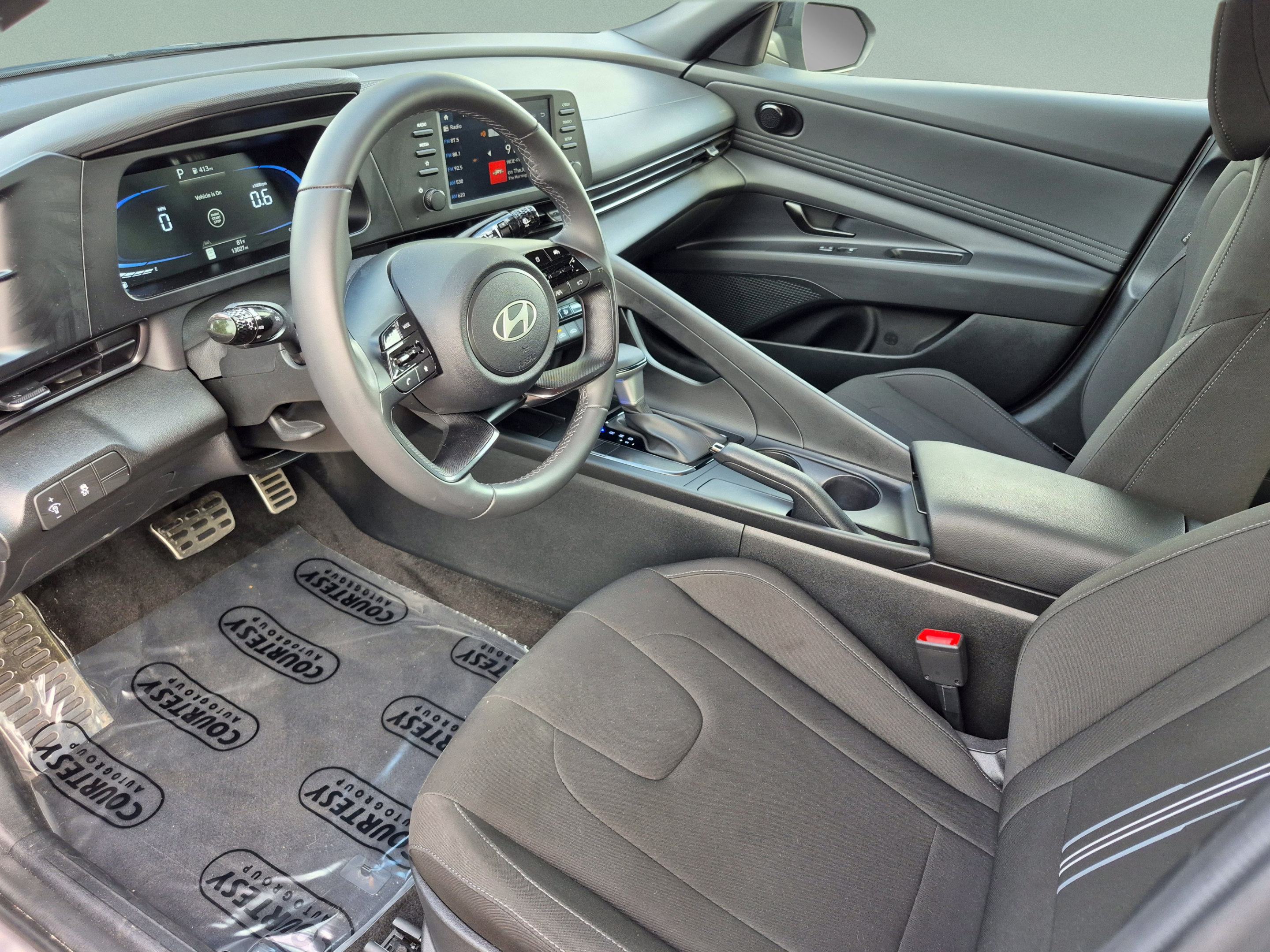 Certified 2025 Hyundai Elantra Sport FWD image 17