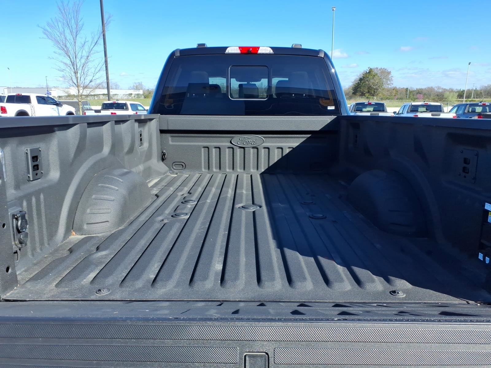 Used 2025 Ford F450 Platinum w/ Platinum Plus Package image 10