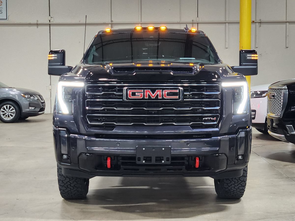 Used 2024 GMC Sierra 2500 AT4 w/ AT4 Premium Plus Package AWD/4WD image 2