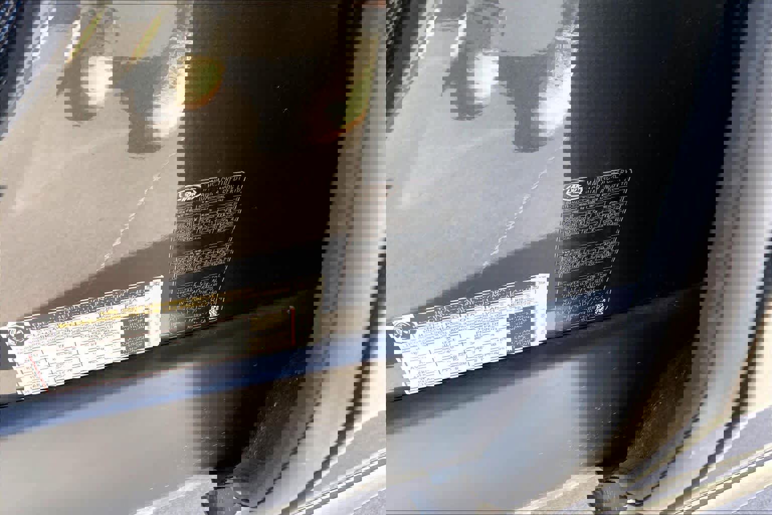 Used 2023 Land Rover Discovery Metropolitan Edition image 33