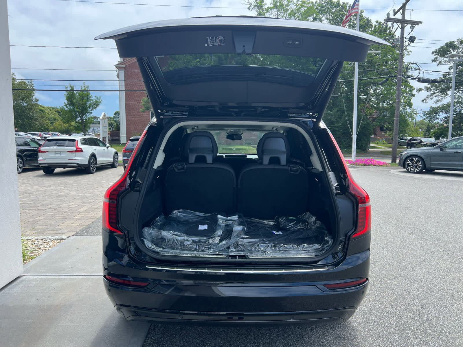 New 2026 Volvo XC90 B6 Ultra w/ Protection Package Premier image 9