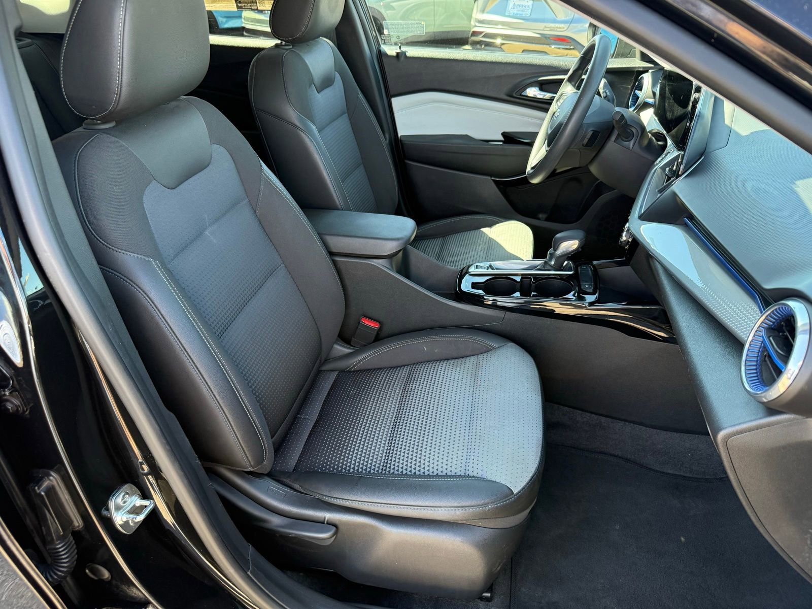 Certified 2024 Chevrolet Trax LT image 30