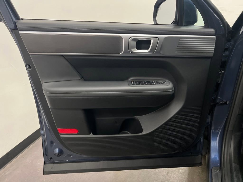 Used 2025 Hyundai Santa Fe SEL image 11