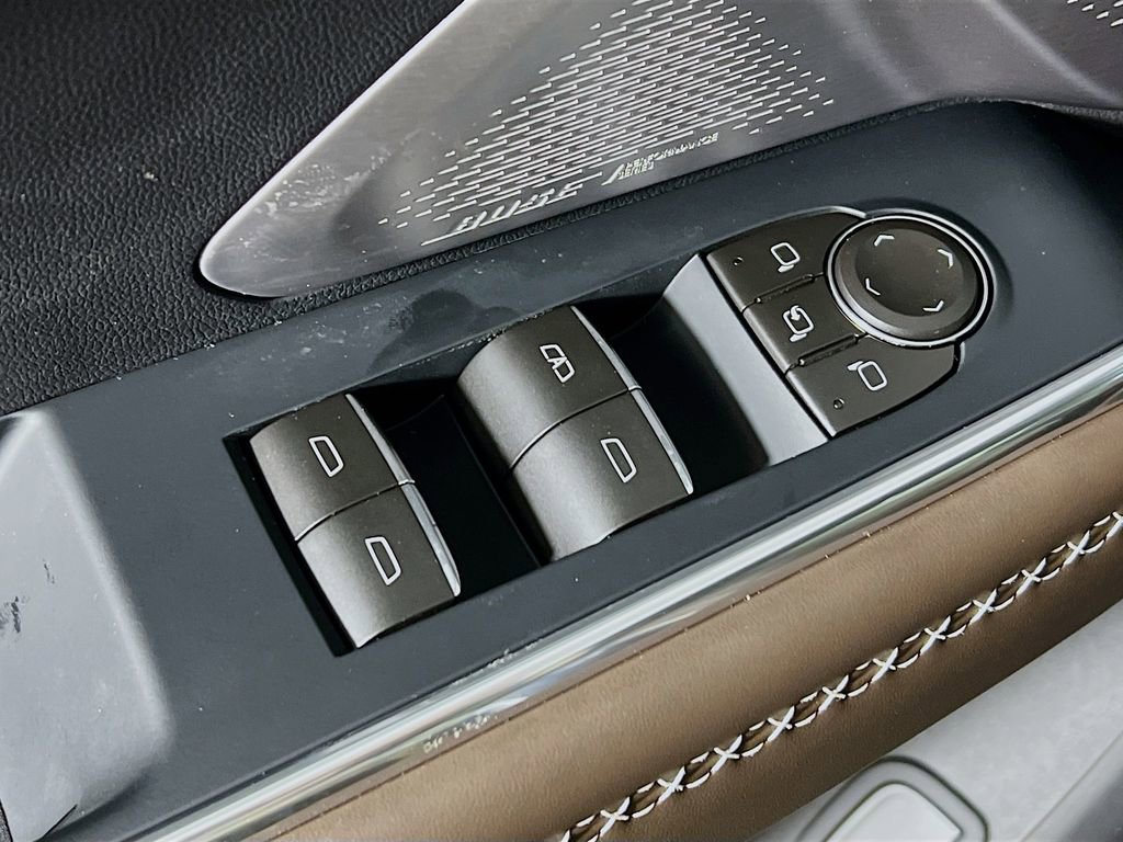 New 2026 GMC Acadia Denali Ultimate w/ LPO, Illumination Package AWD/4WD image 17