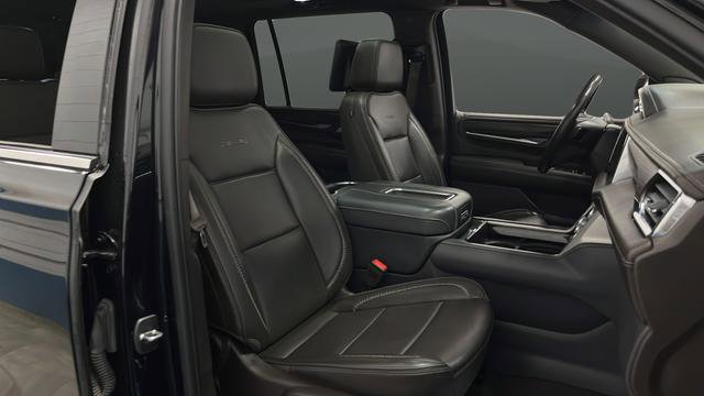 Used 2023 GMC Yukon XL Denali w/ Max Trailering Package AWD/4WD image 24
