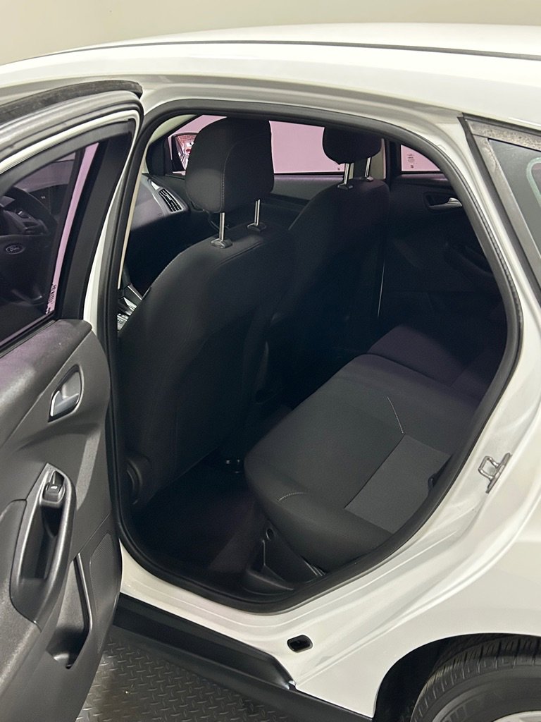 Used 2018 Ford Focus SE image 9