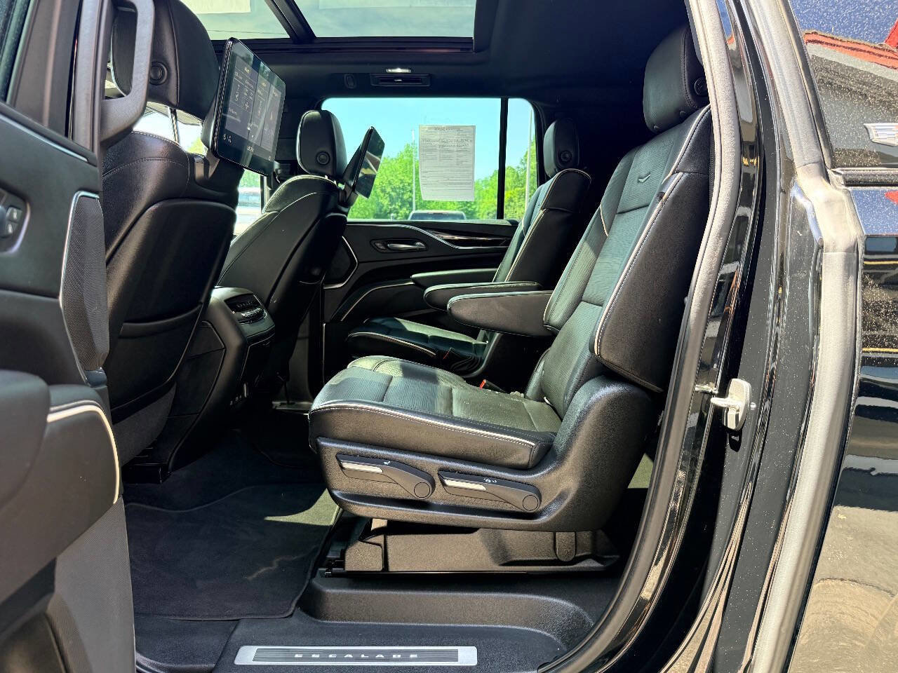 Used 2021 Cadillac Escalade ESV Sport w/ Driver Assist Tech Package image 33