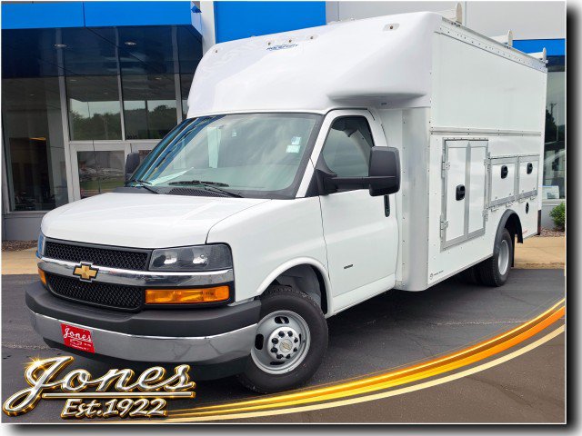 New 2026 Chevrolet Express 3500 RWD image 1
