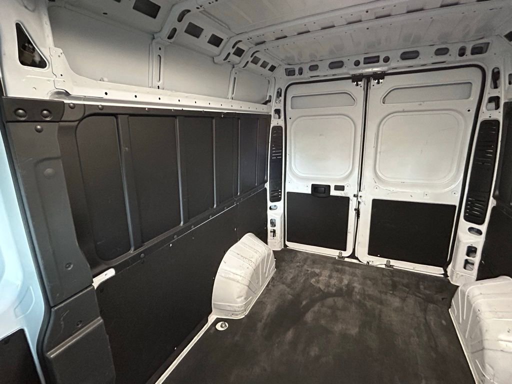 Used 2024 RAM ProMaster 2500 w/ Convenience Group image 12