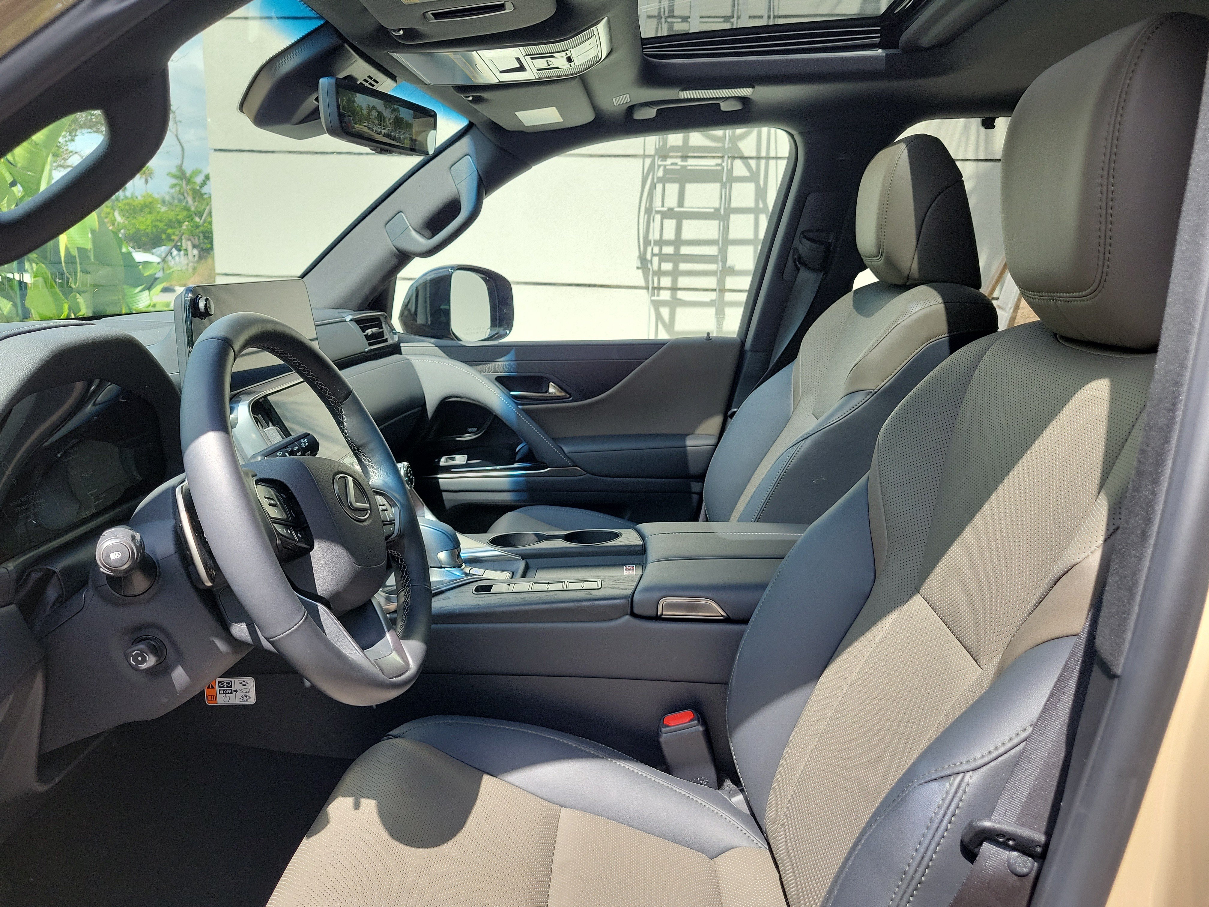 Used 2025 Lexus LX 700h Overtrail AWD/4WD image 22