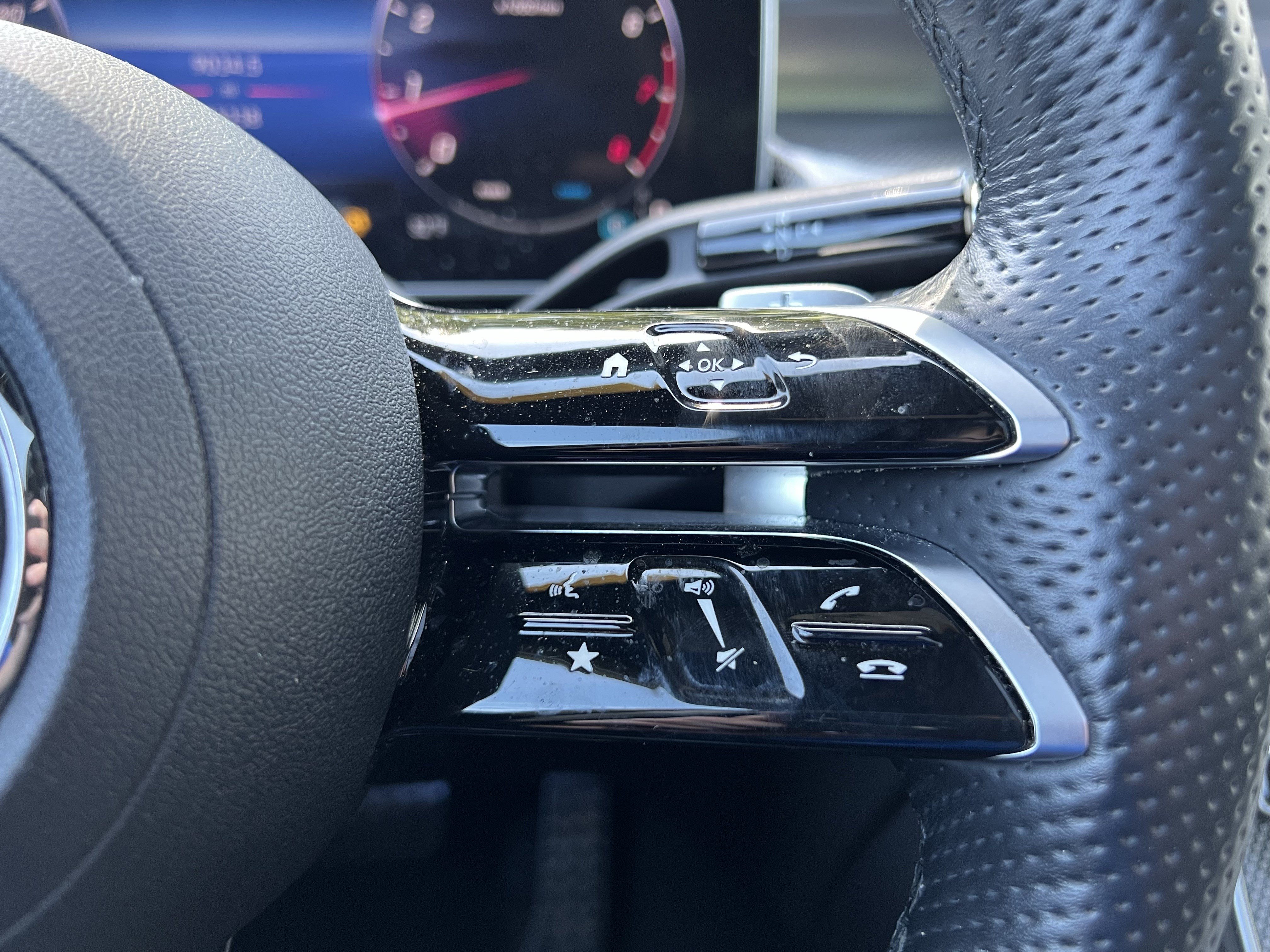 Used 2023 Mercedes-Benz GLC 300 4MATIC w/ AMG Line image 20